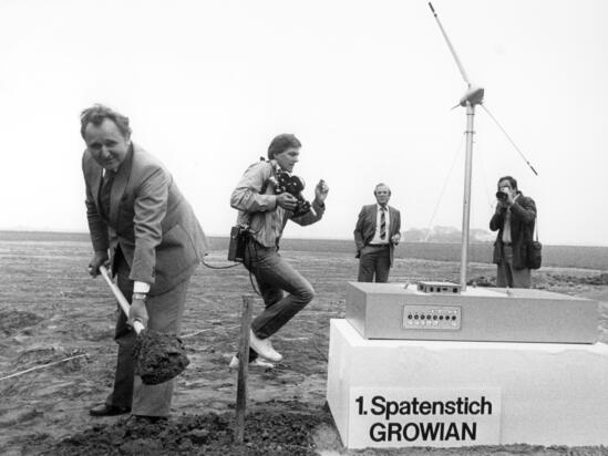 1976